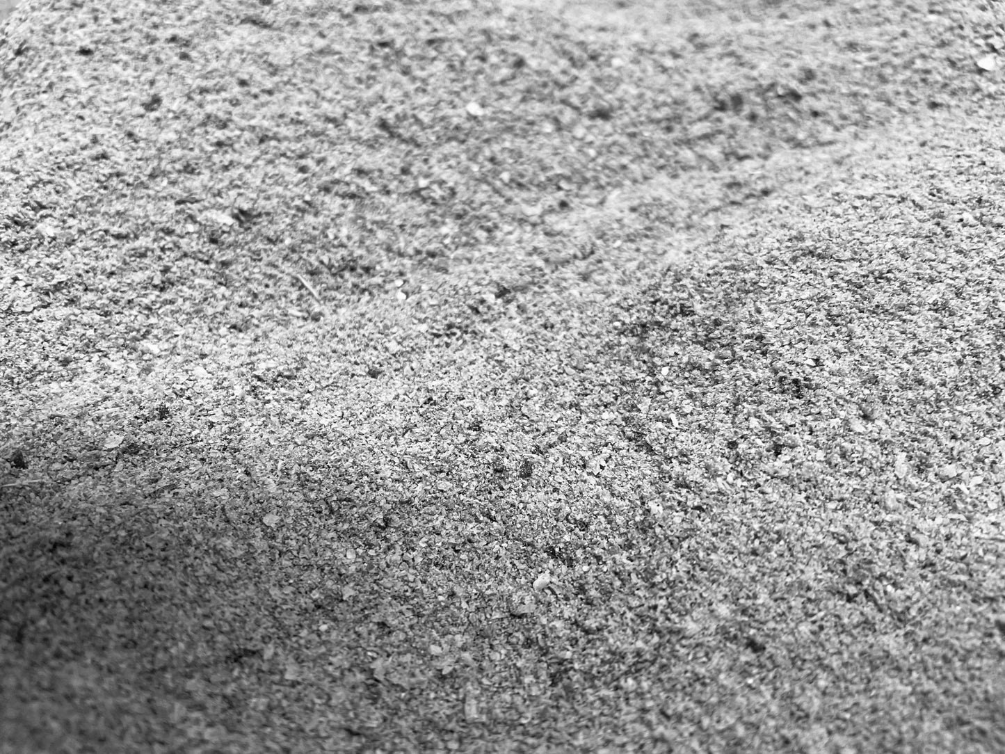 MPW SWEET SILVERZ GROUNDBAIT NATURAL / DARK 1KG