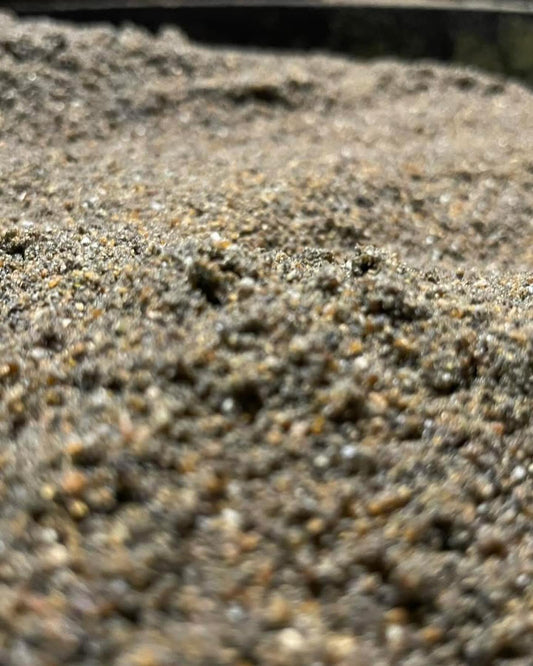 MPW CRUSHED EXPANDER  F1 DARK GROUNDBAIT 1KG